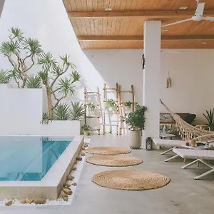 Lada's House 홈스테이